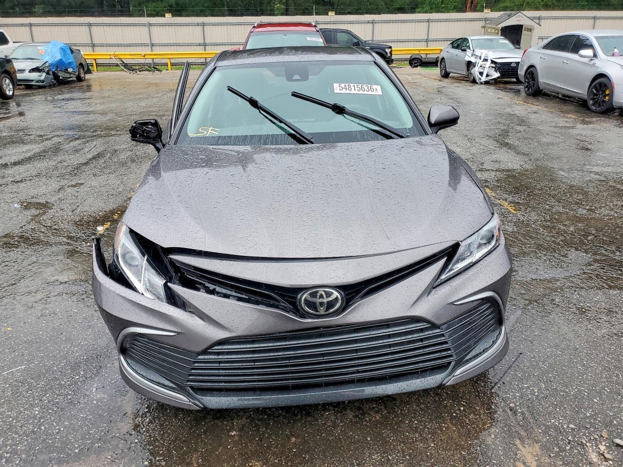 2021 Toyota Camry Le - Фото 5