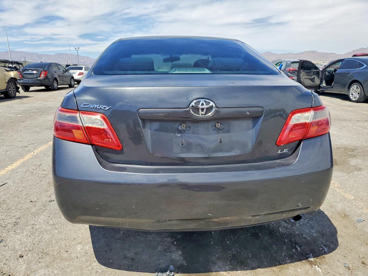 2008 Toyota Camry Le - Фото 6