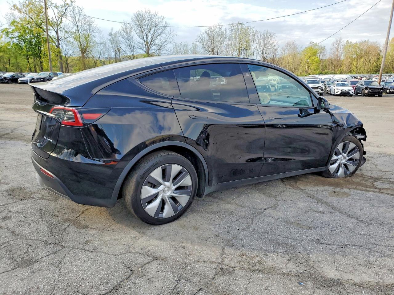 2024 Tesla Model Y - Фото 3