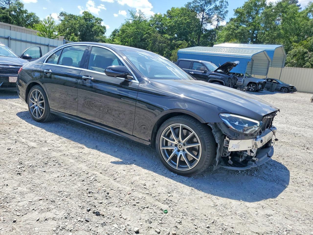 2022 Mercedes-Benz E 350 - Фото 4
