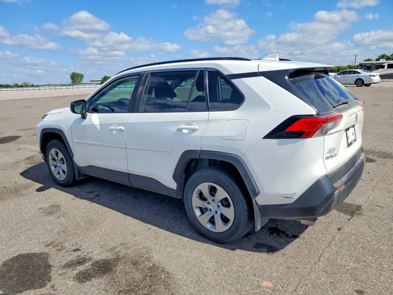 2021 Toyota Rav4 Le - Фото 2