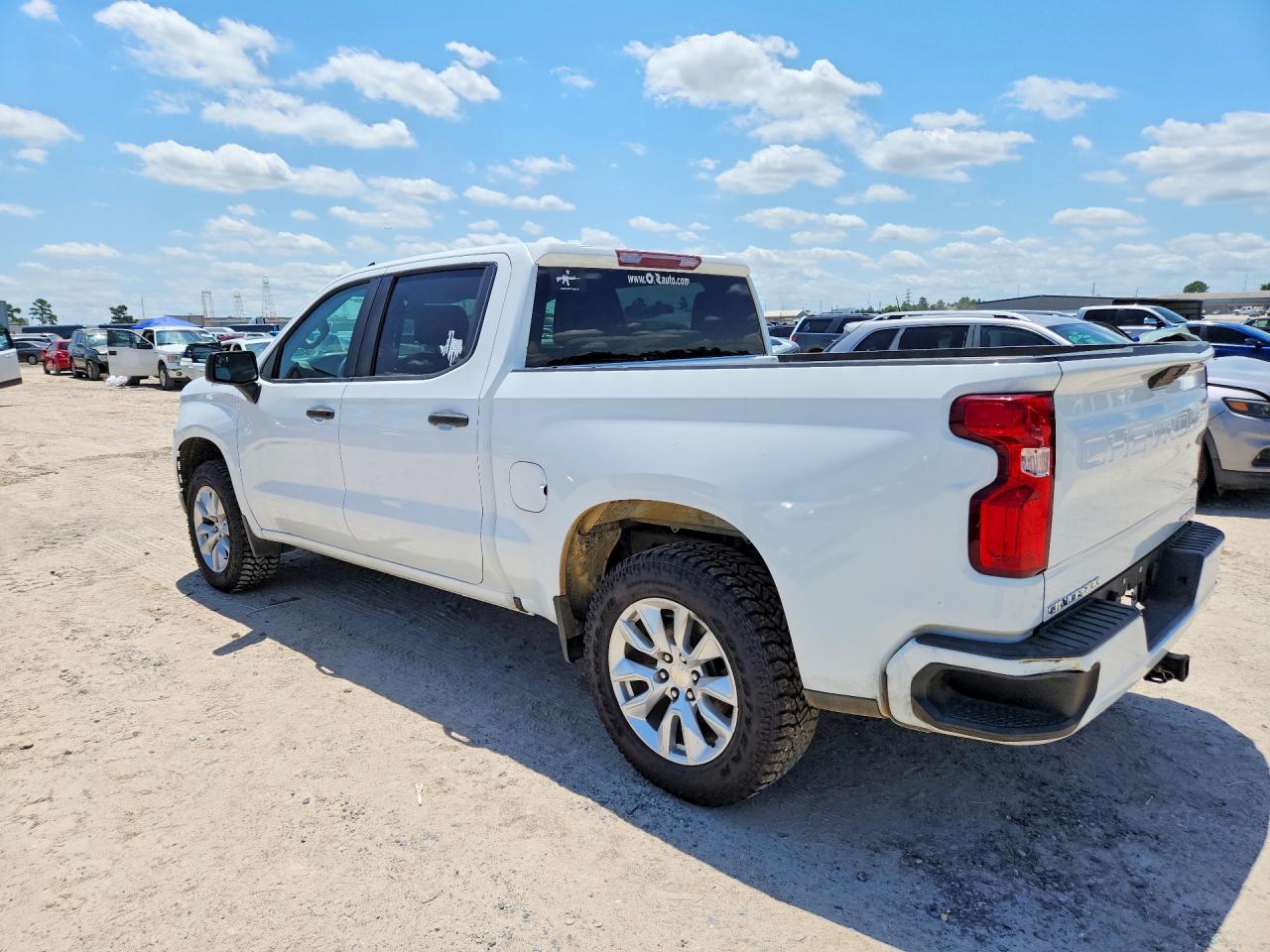2020 Chevrolet Silverado C1500 Custom - Фото 2