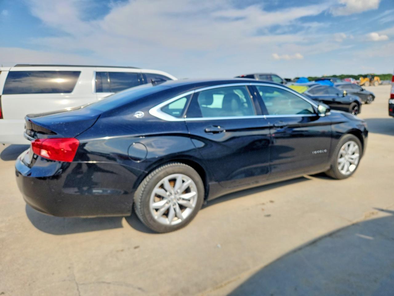 2017 Chevrolet Impala Lt - Image 3