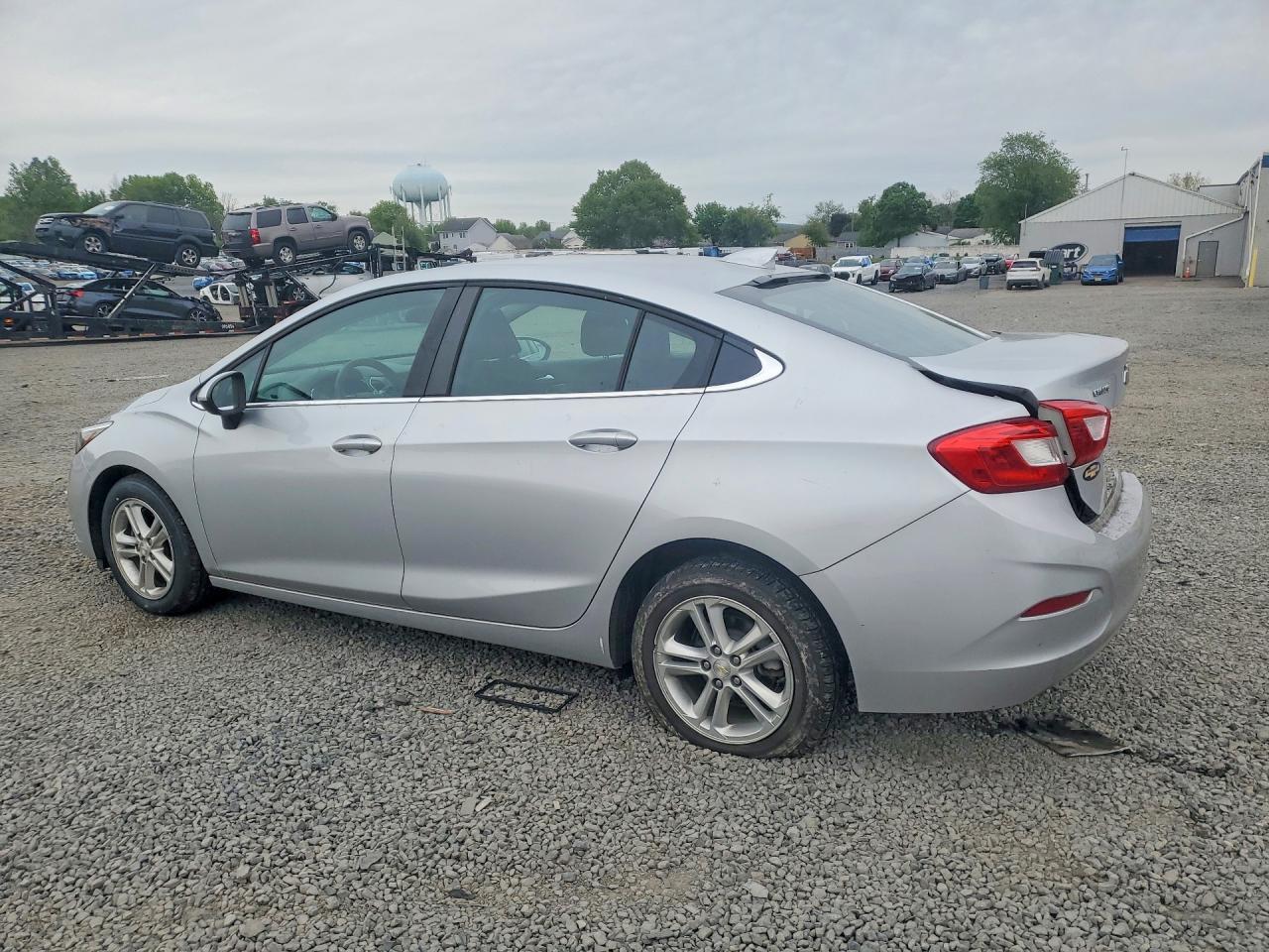 2017 Chevrolet Cruze Lt - Фото 2
