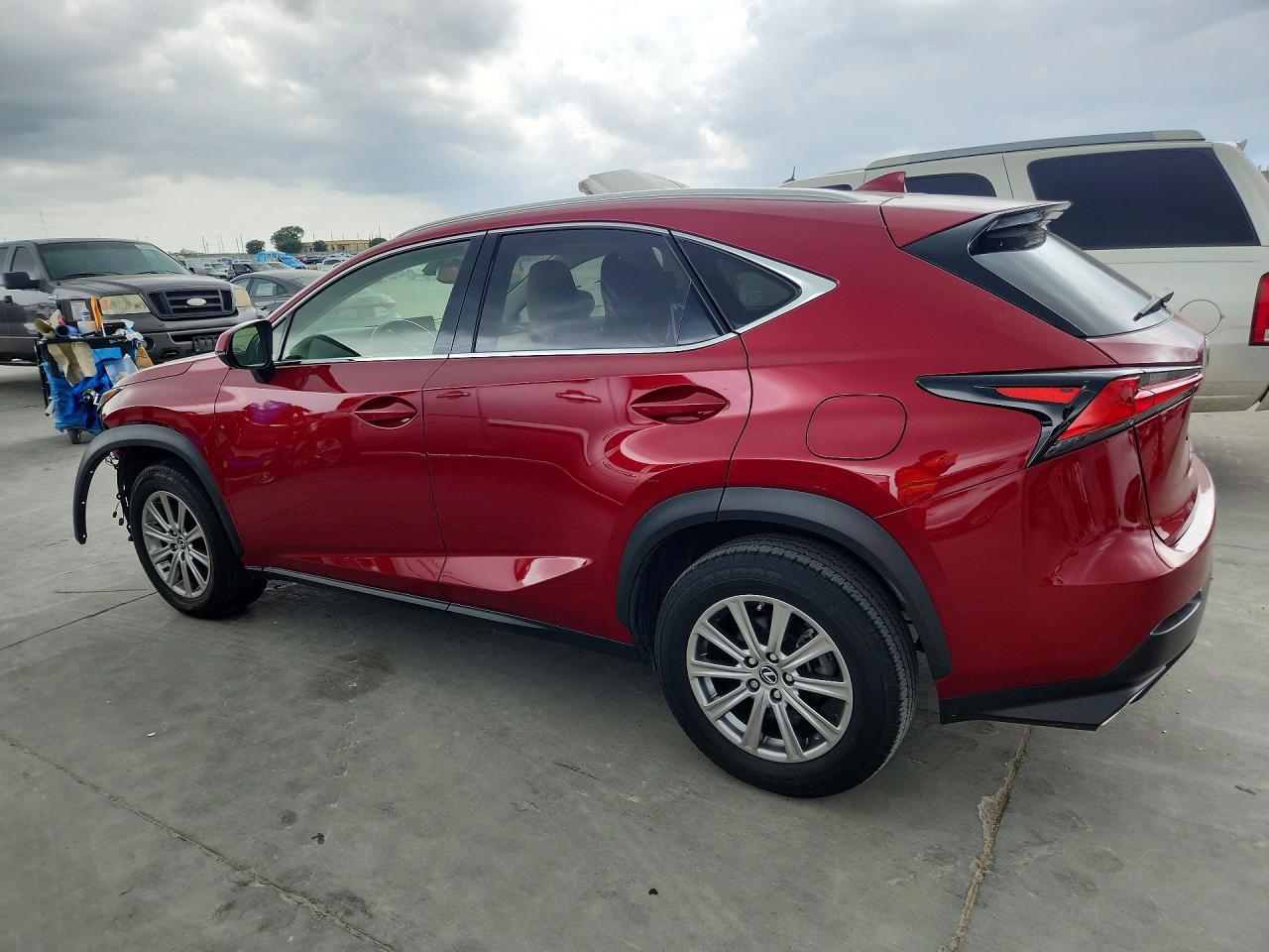 2020 Lexus Nx 300 - Фото 2