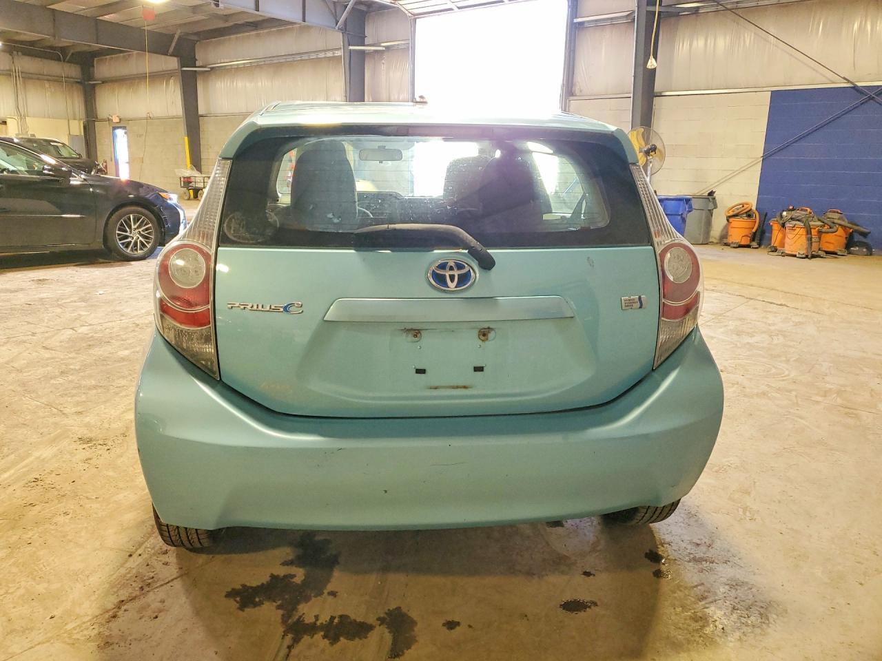 2013 Toyota Prius C Two - Фото 6