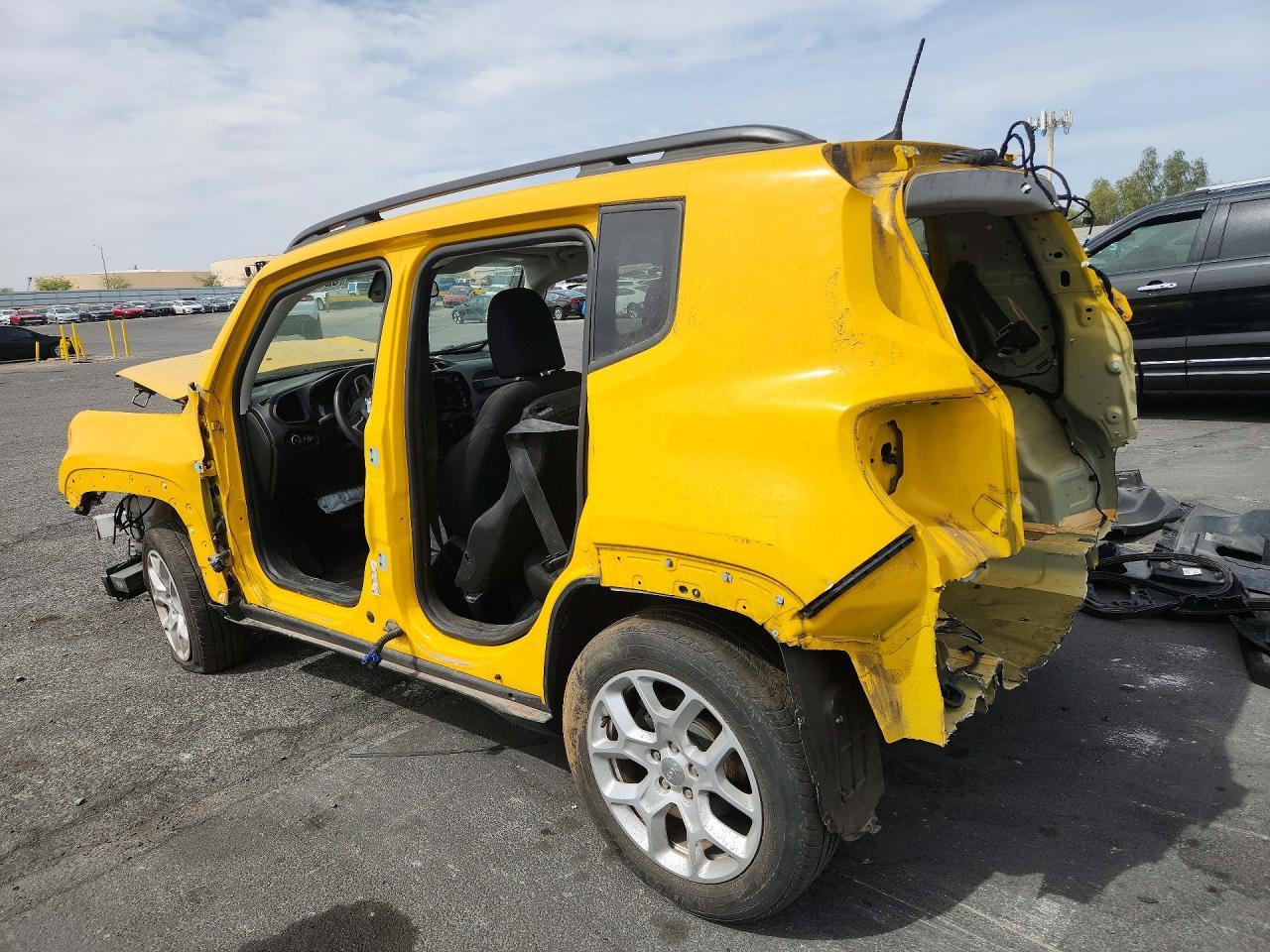 2018 Jeep Renegade Latitude - Image 2