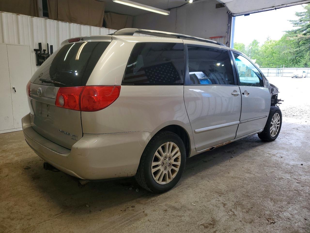 2009 Toyota Sienna - Фото 3