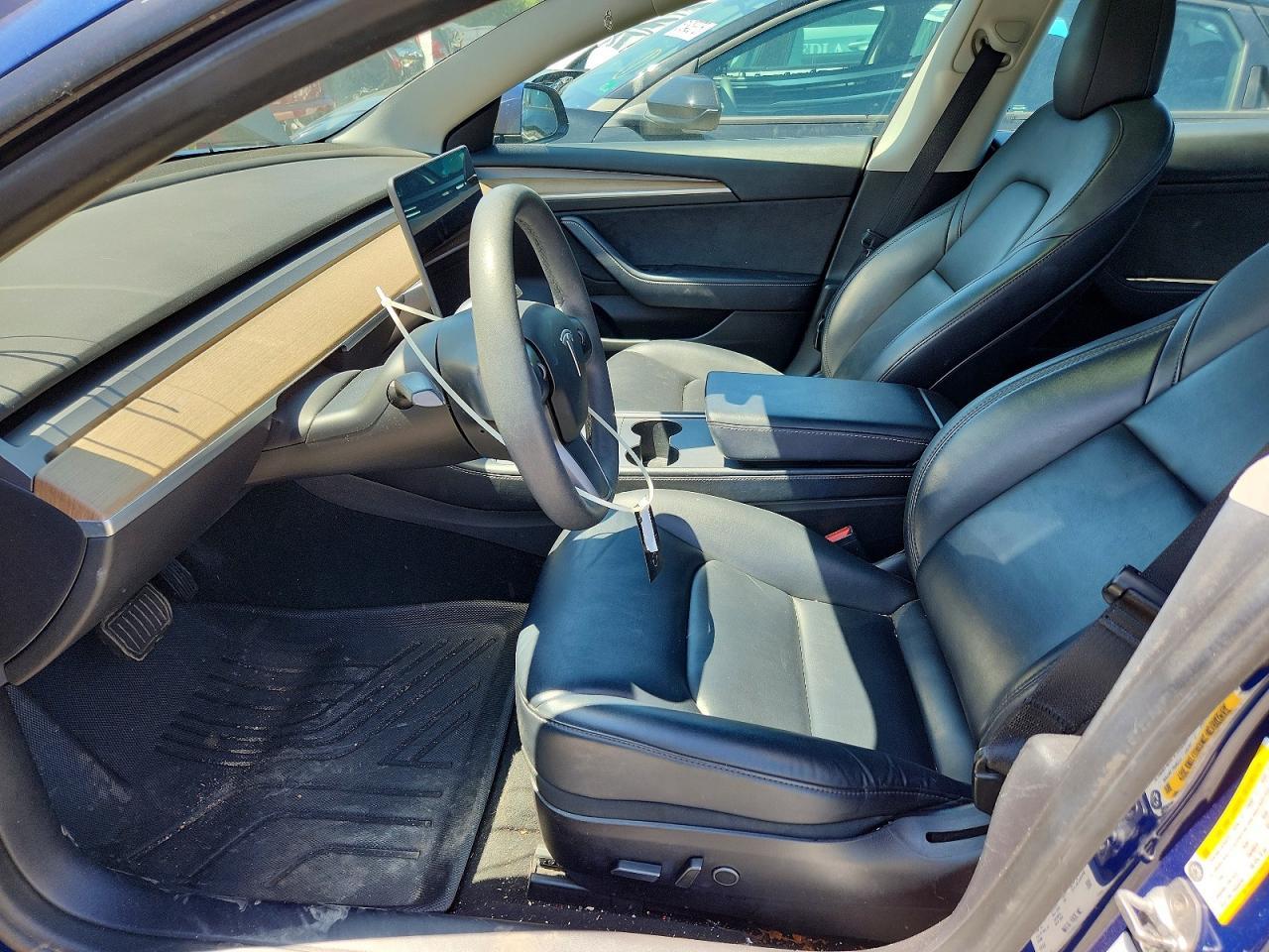 2022 Tesla Model 3 - Фото 7