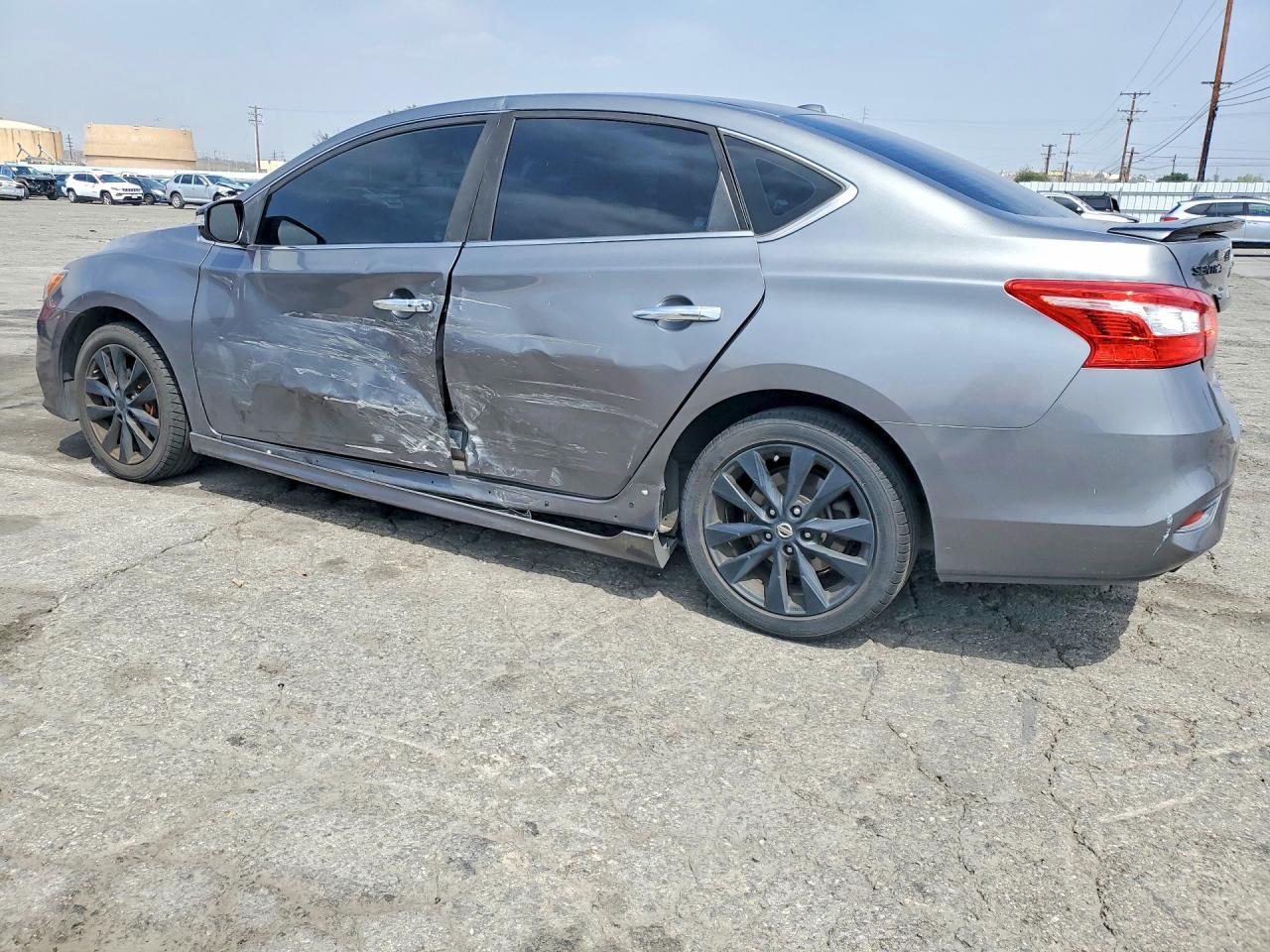 2018 Nissan Sentra Sr - Фото 2