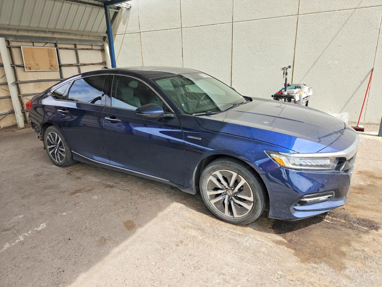 2020 Honda Accord Touring Hybrid - Image 4