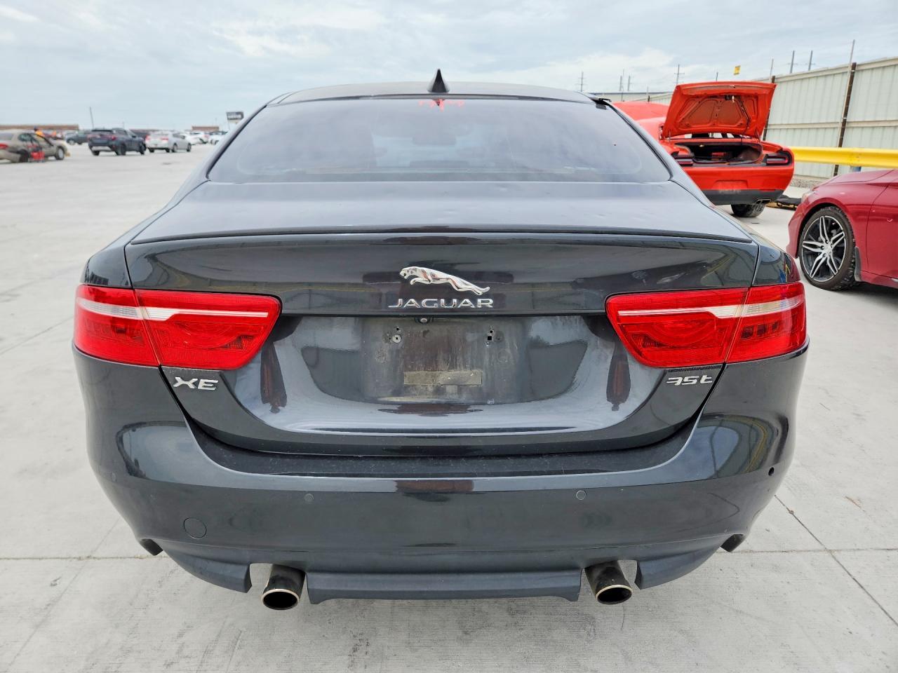 2017 Jaguar Xe - Фото 6