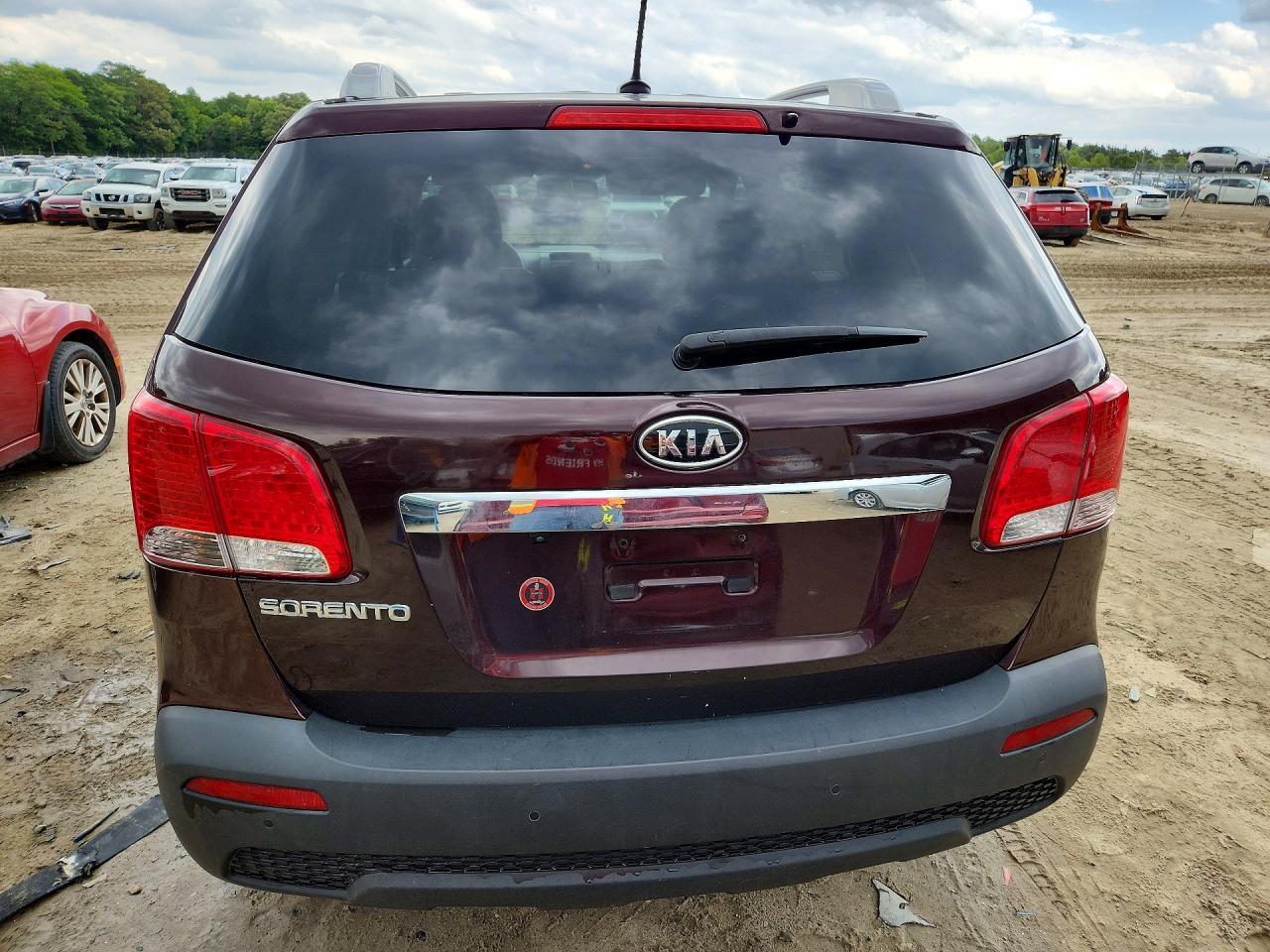 2011 Kia Sorento Lx - Image 6
