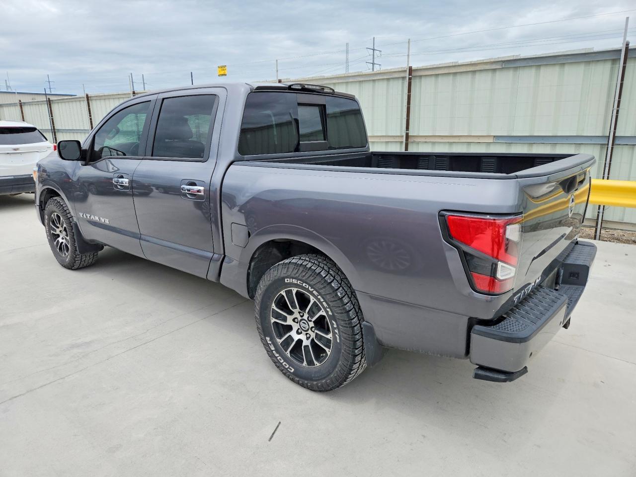 2020 Nissan Titan Sv - Image 2