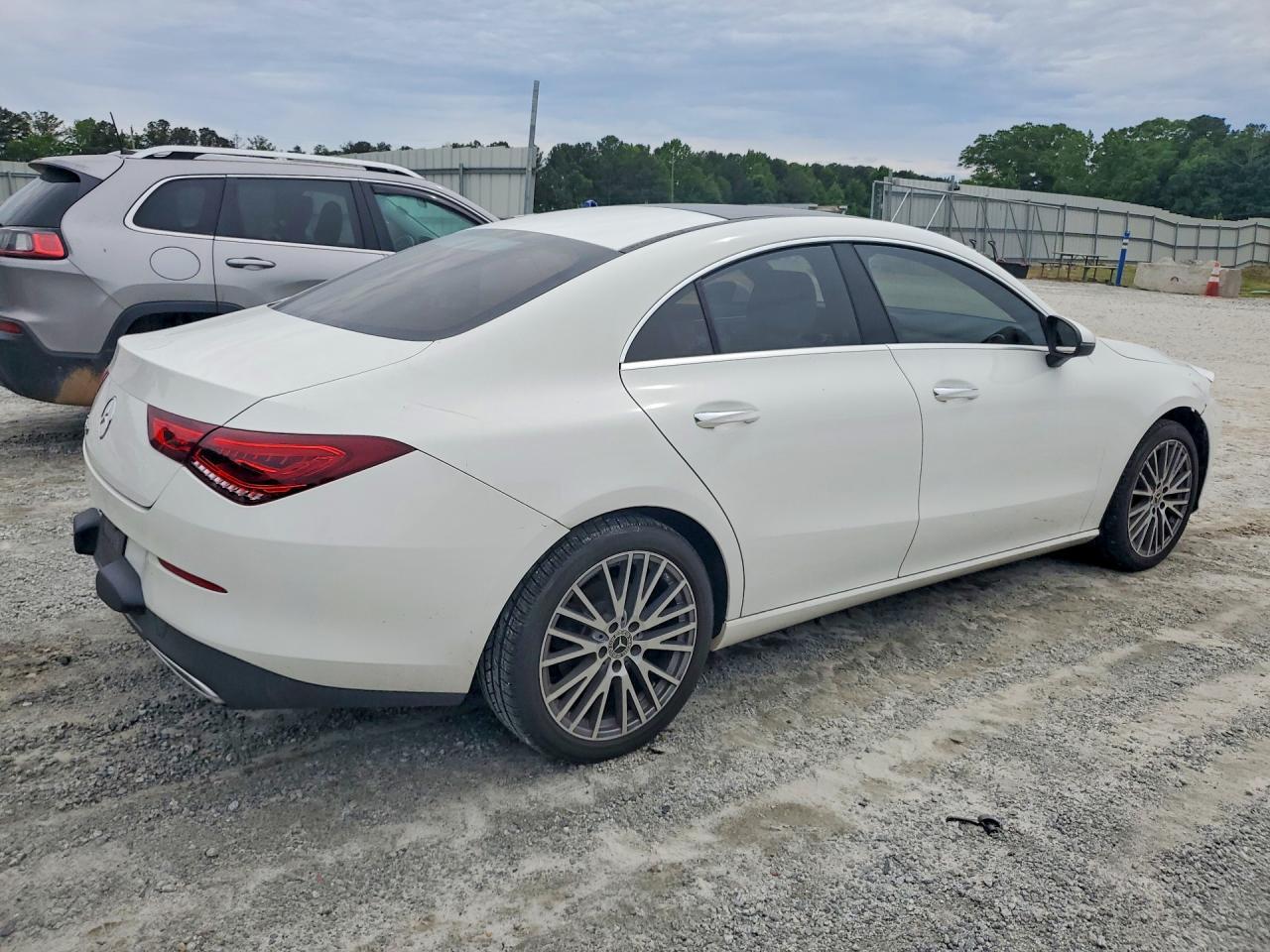 2022 Mercedes-Benz Cla 250 - Фото 3