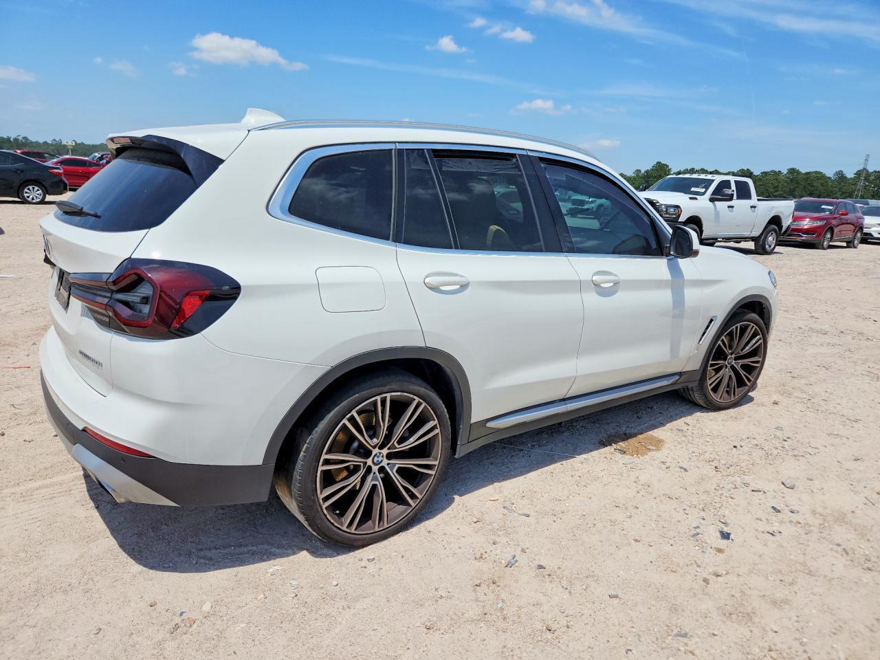 2022 BMW X3 Sdrive30I - Фото 3