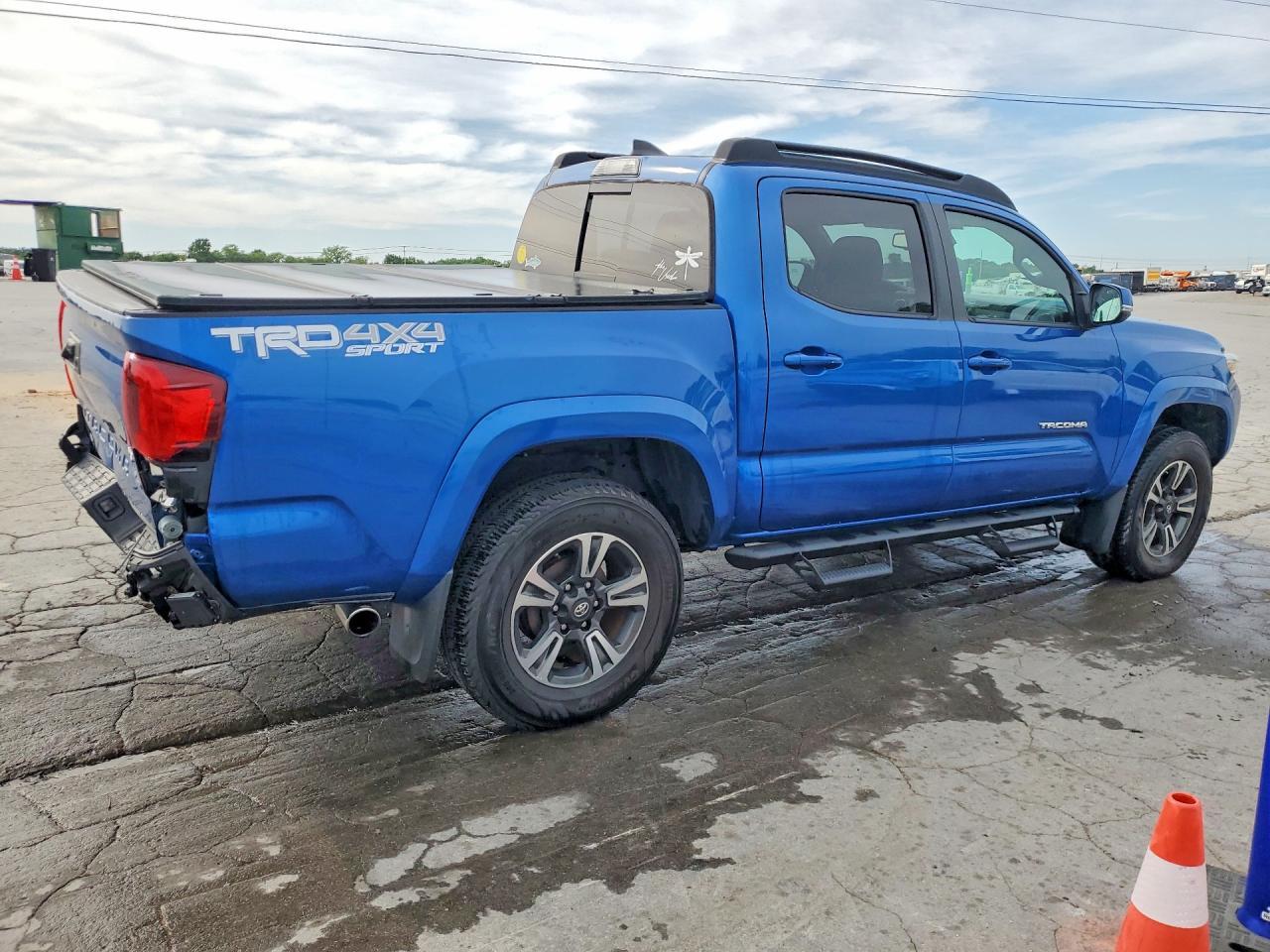 2018 Toyota Tacoma Trd Sport - Image 3