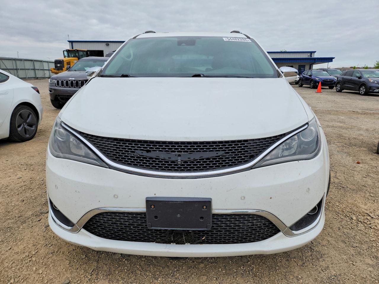 2017 Chrysler Pacifica Limited - Image 5