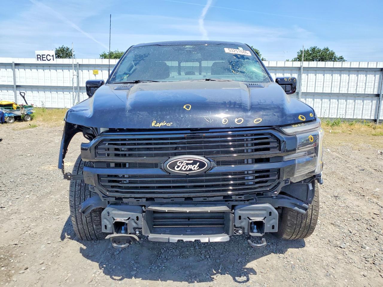 2024 Ford F150 Platinum - Image 5