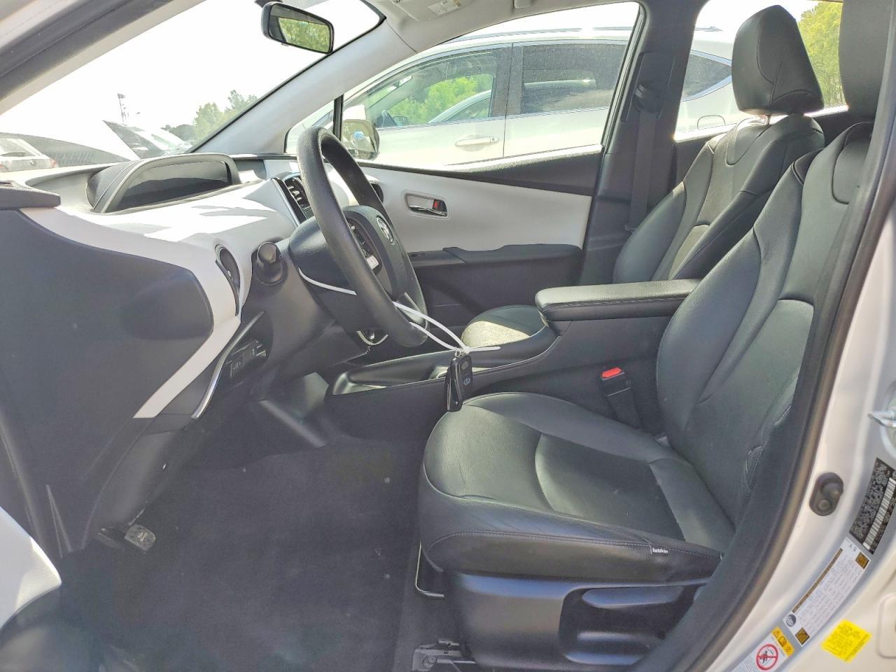 2016 Toyota Prius Two - Фото 7