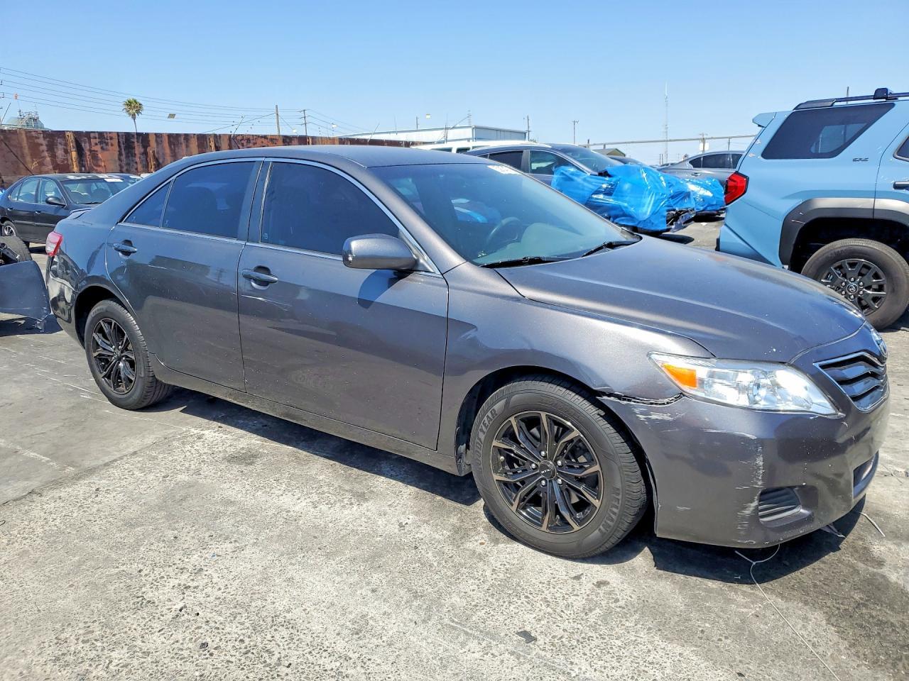 2011 Toyota Camry Le - Фото 4