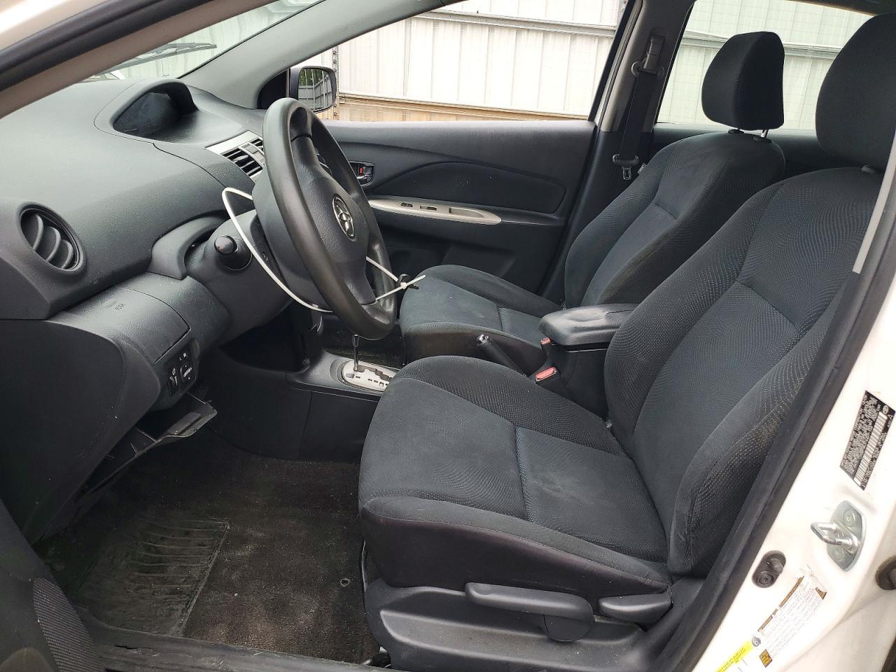 2010 Toyota Yaris Base - Image 7
