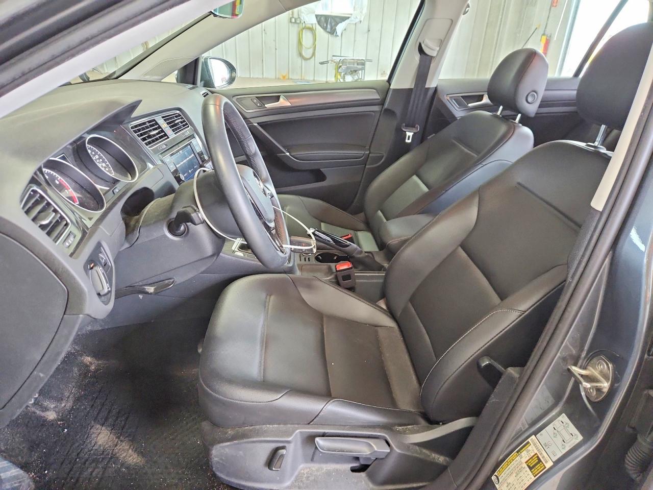 2021 Volkswagen Golf - Image 7
