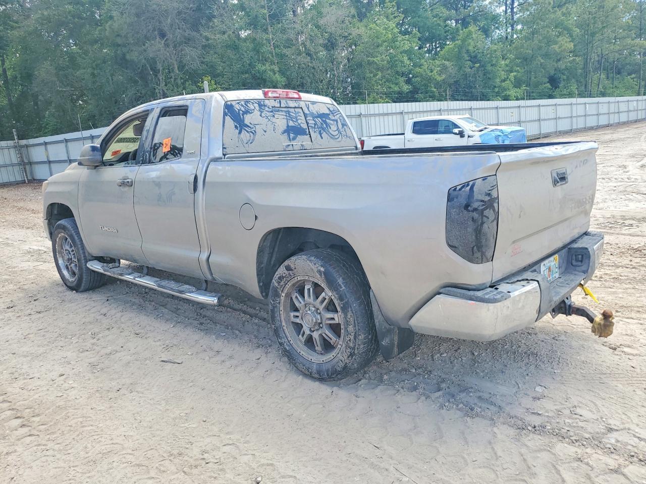 2018 Toyota Tundra Sr5 - Image 2