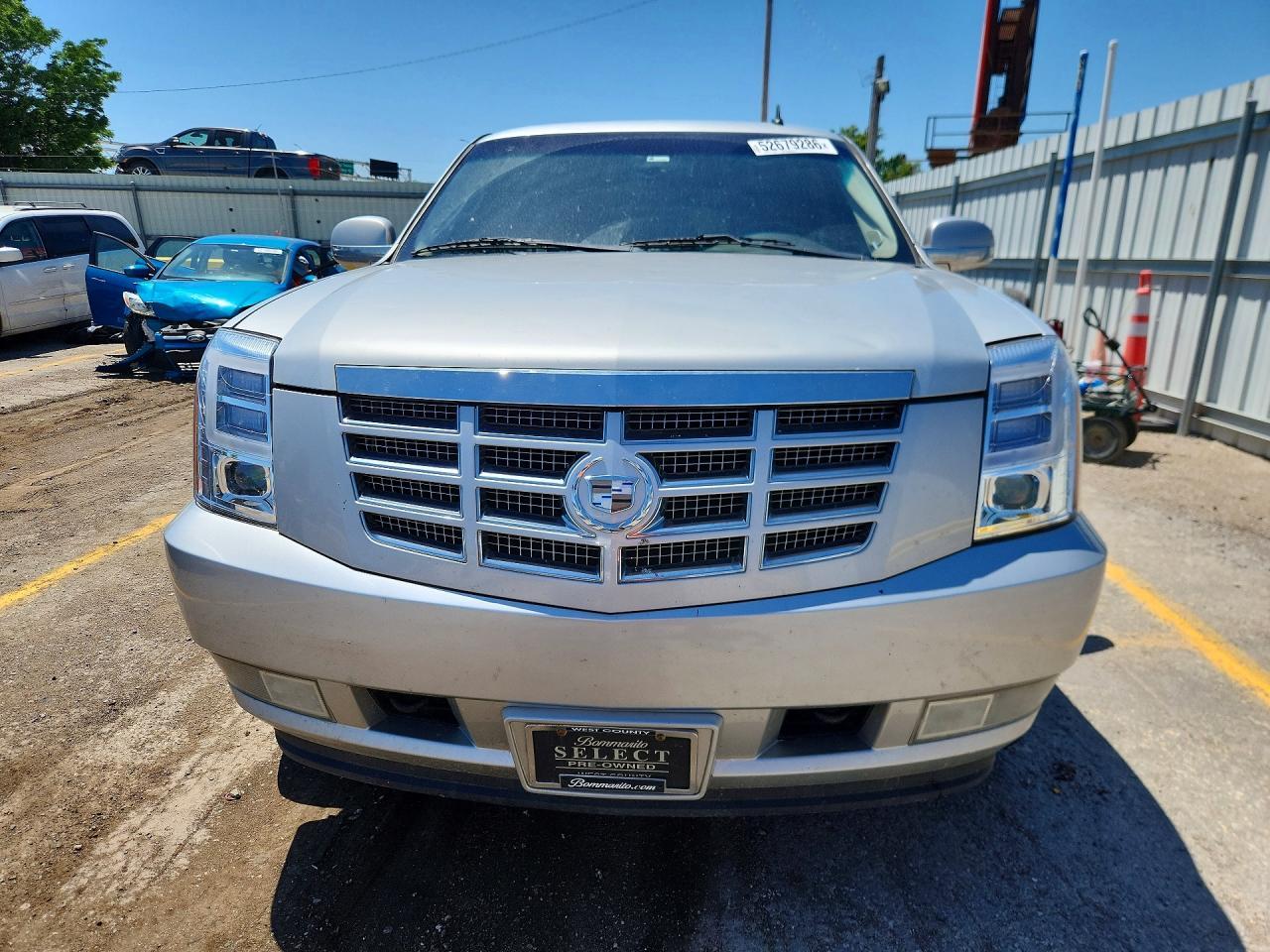 2010 Cadillac Escalade Premium - Image 5