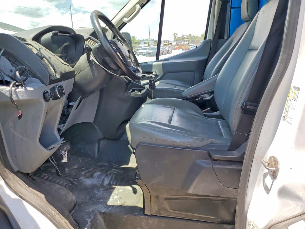 2019 Ford Transit 250 Delivery Van - Фото 7