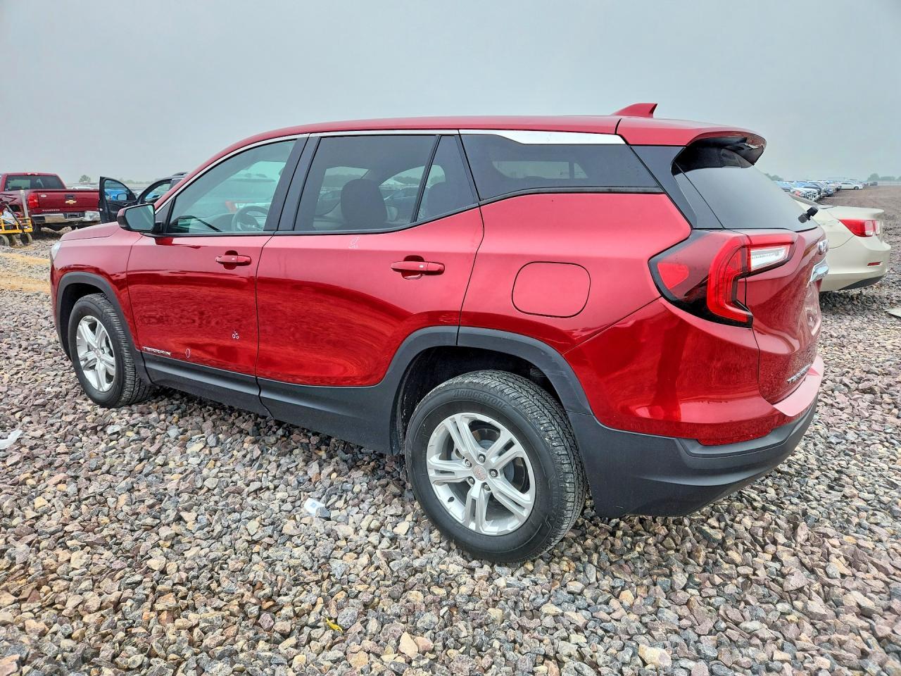 2024 GMC Terrain - Image 2