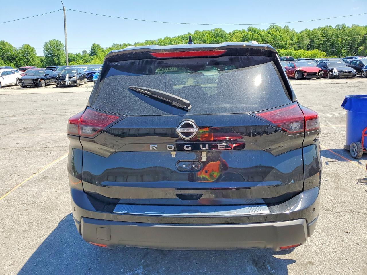 2025 Nissan Rogue Sv - Image 6