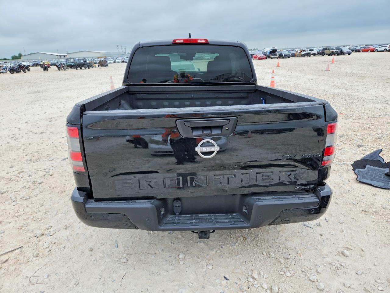 2023 Nissan Frontier Sv - Image 6