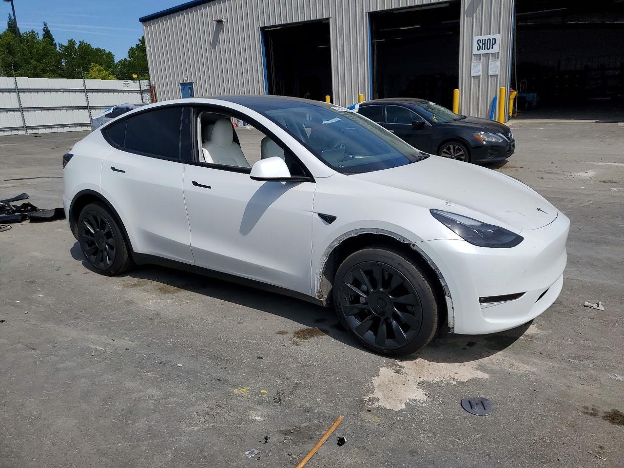 2023 Tesla Model Y - Image 4