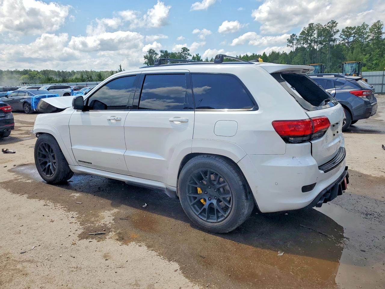 2018 Jeep Grand Cherokee Trackhawk - Image 2