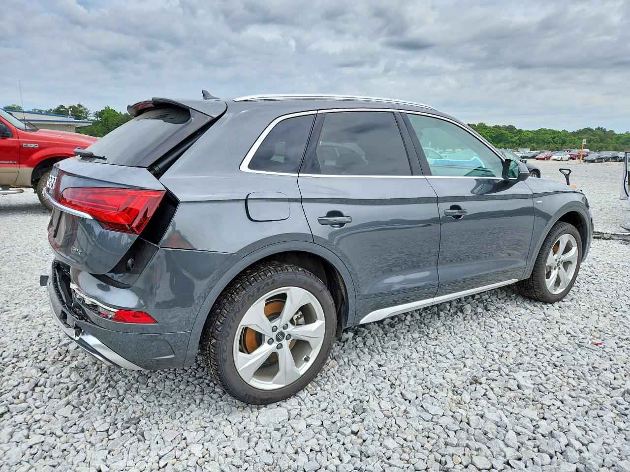 2023 Audi Q5 Premium Plus 45 - Image 3