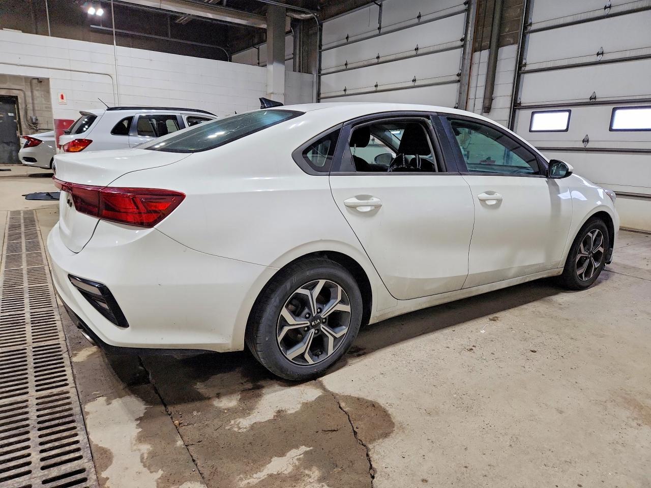 2021 Kia Forte Lxs - Image 3
