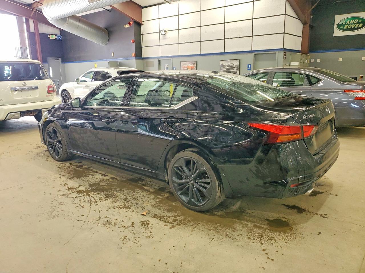 2024 Nissan Altima 2.5 Sr - Image 2