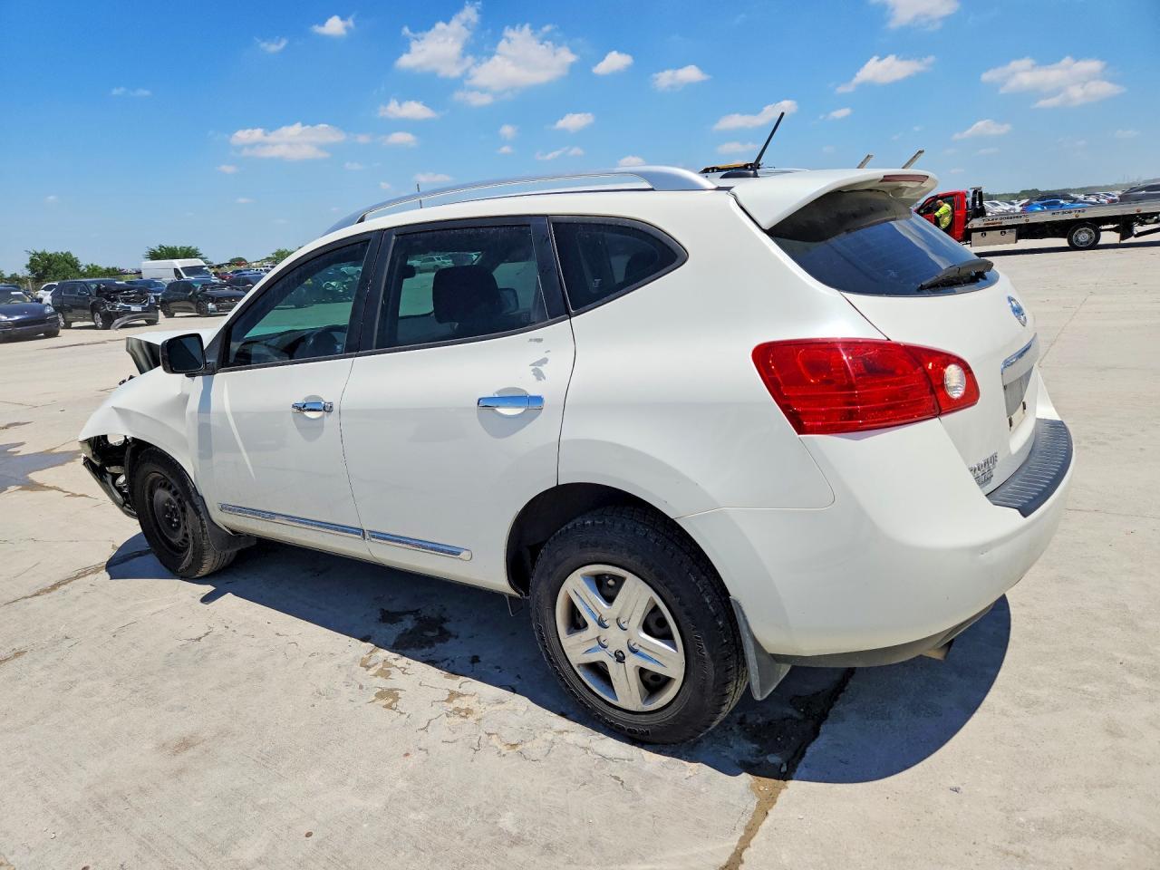 2014 Nissan Rogue Select S - Фото 2