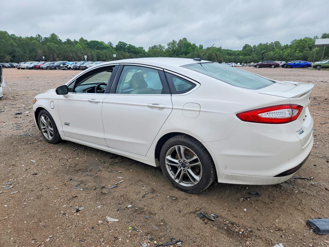 2016 Ford Fusion Titanium Phev - Image 2
