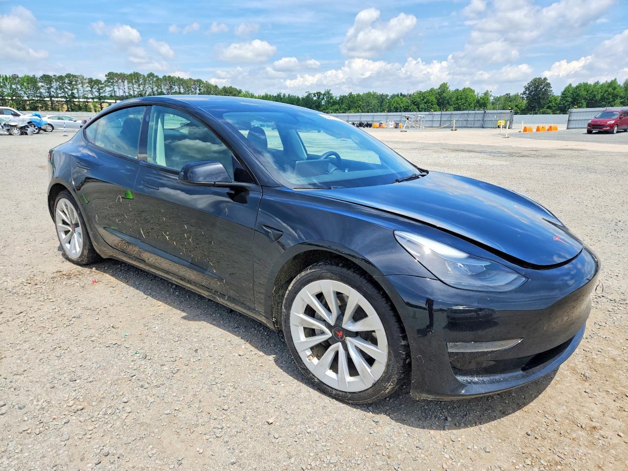 2023 Tesla Model 3 - Фото 4