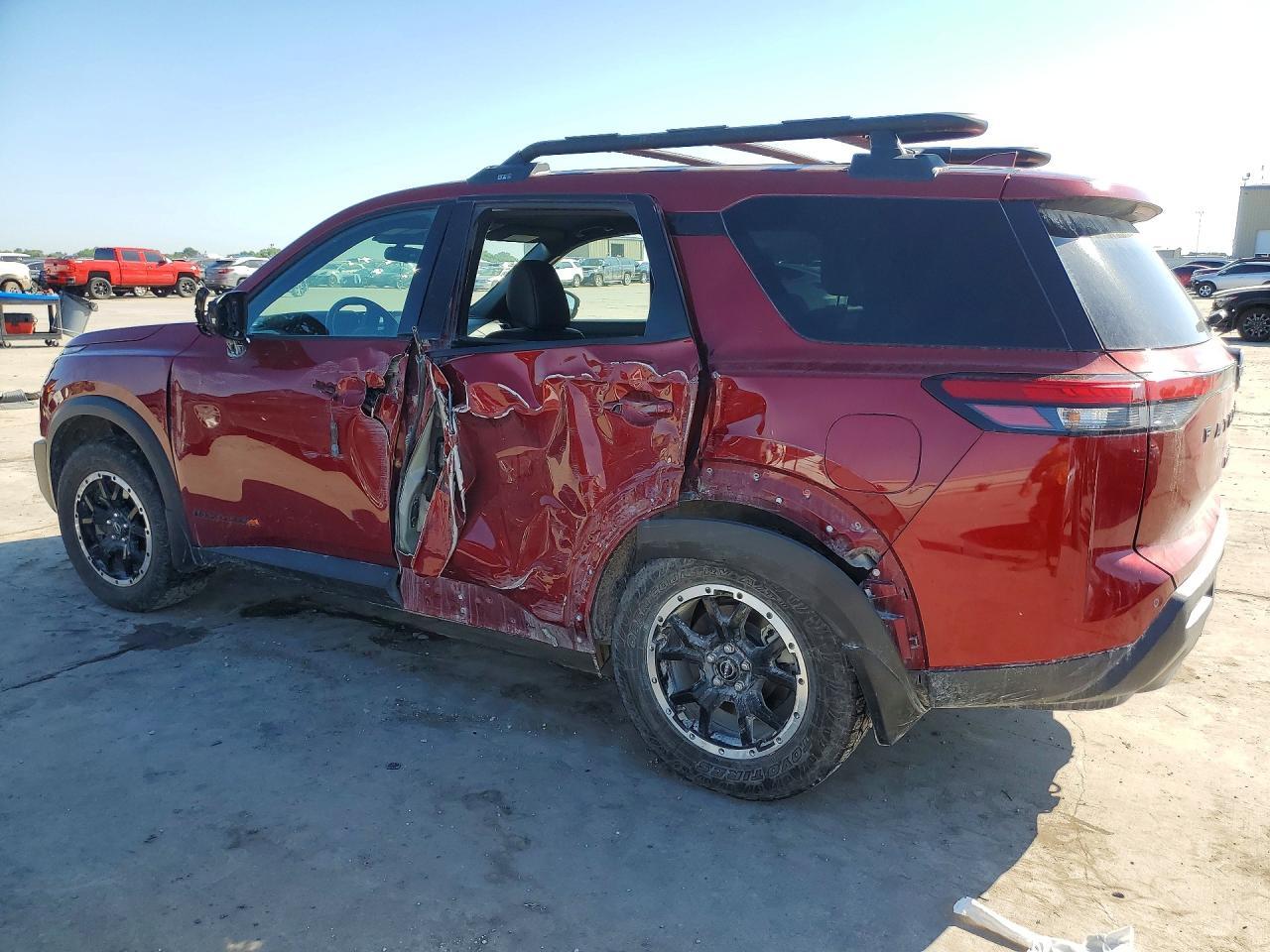 2024 Nissan Pathfinder Rock Creek - Фото 2