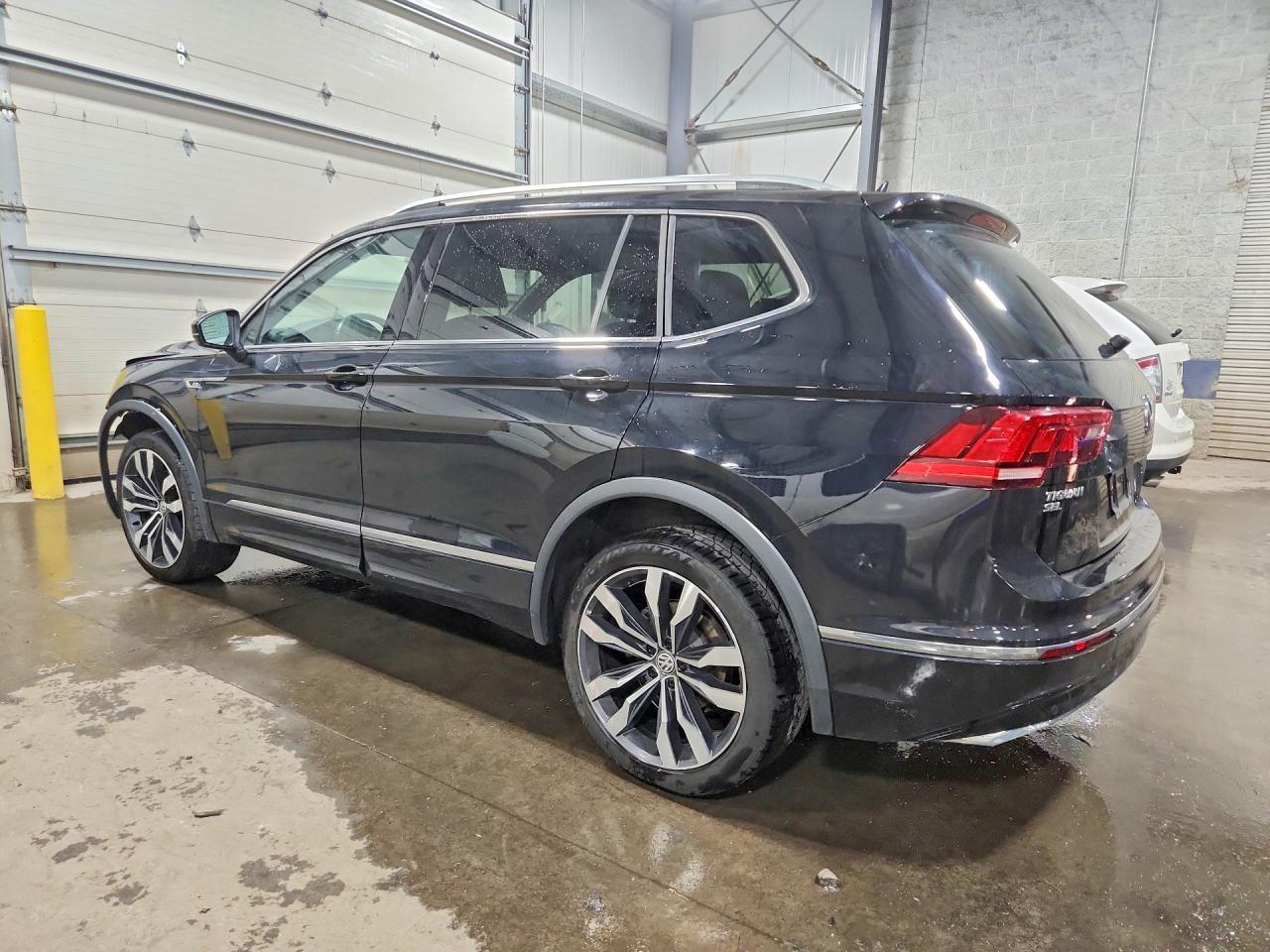 2021 Volkswagen Tiguan Sel Premium R-Line - Фото 2