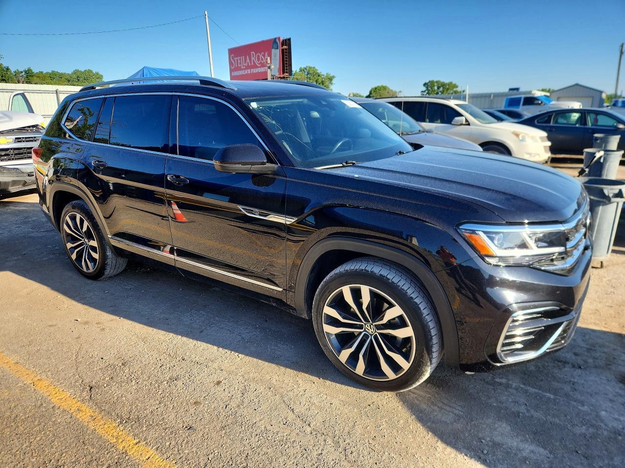 2023 Volkswagen Atlas Sel Premium R-Line - Image 4