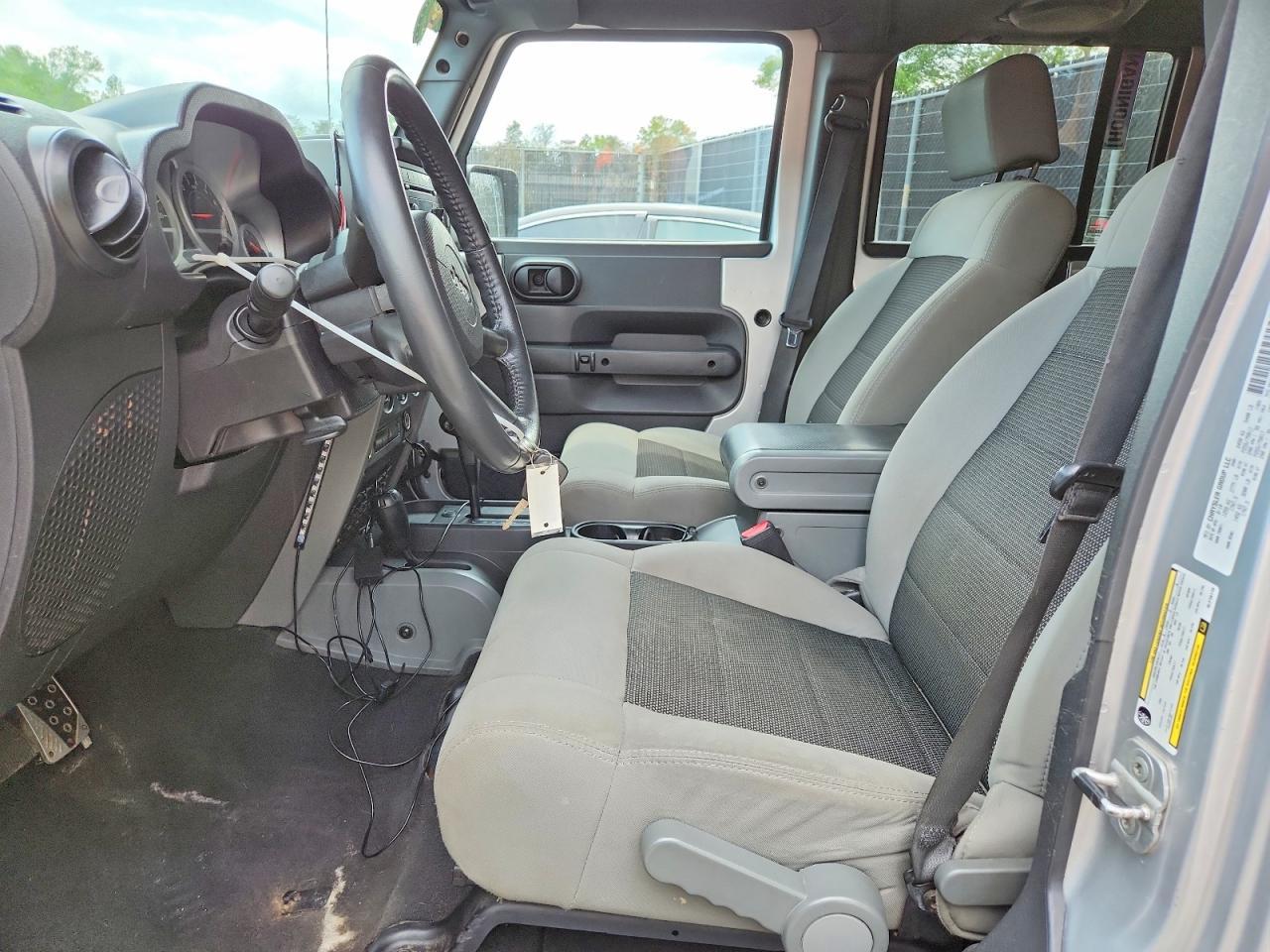 2010 Jeep Wrangler Unlimited Sport - Image 7