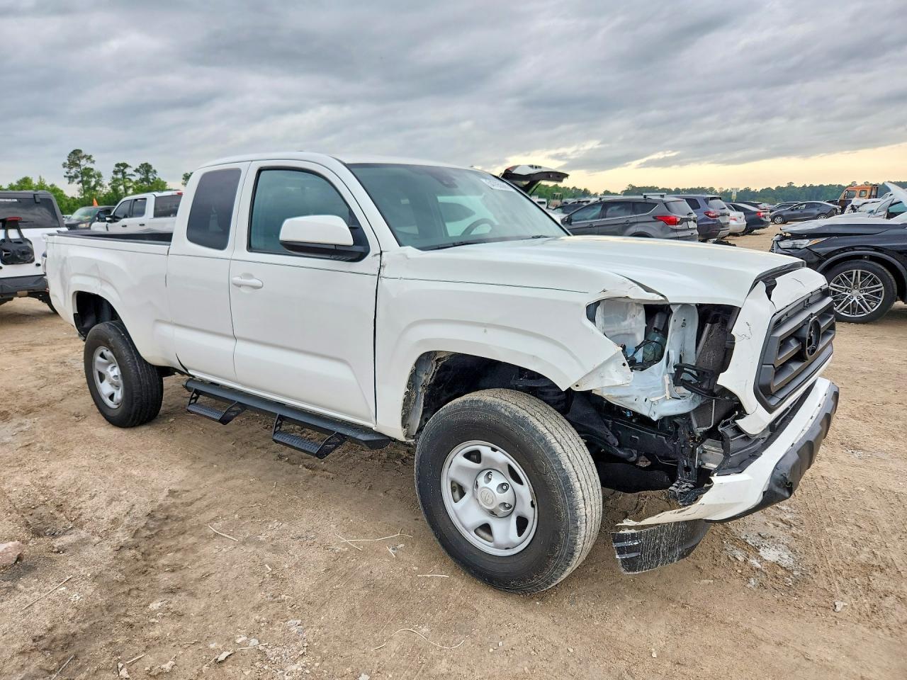 2023 Toyota Tacoma Sr V6 - Image 4
