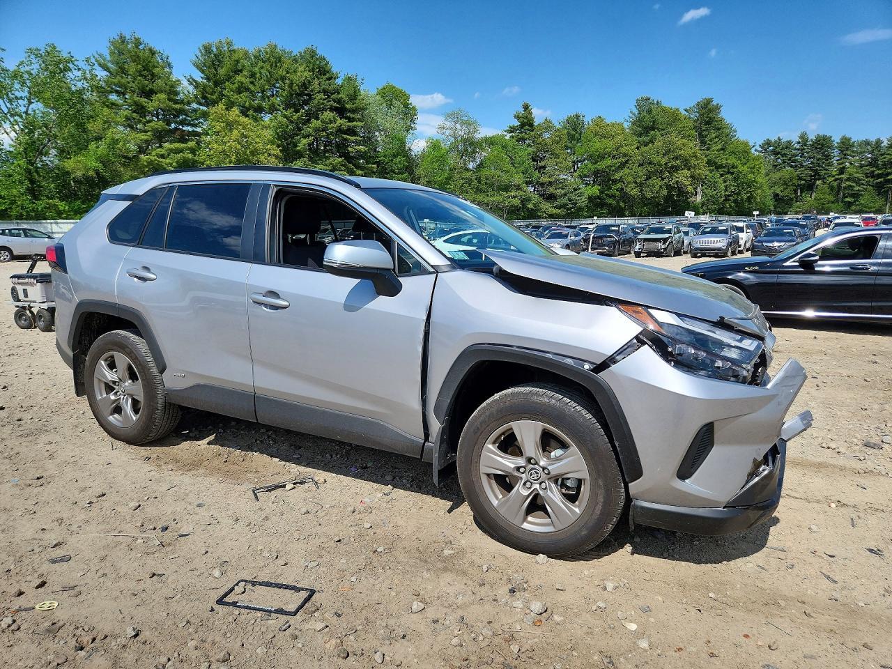 2025 Toyota Rav4 Hybrid Xle - Image 4