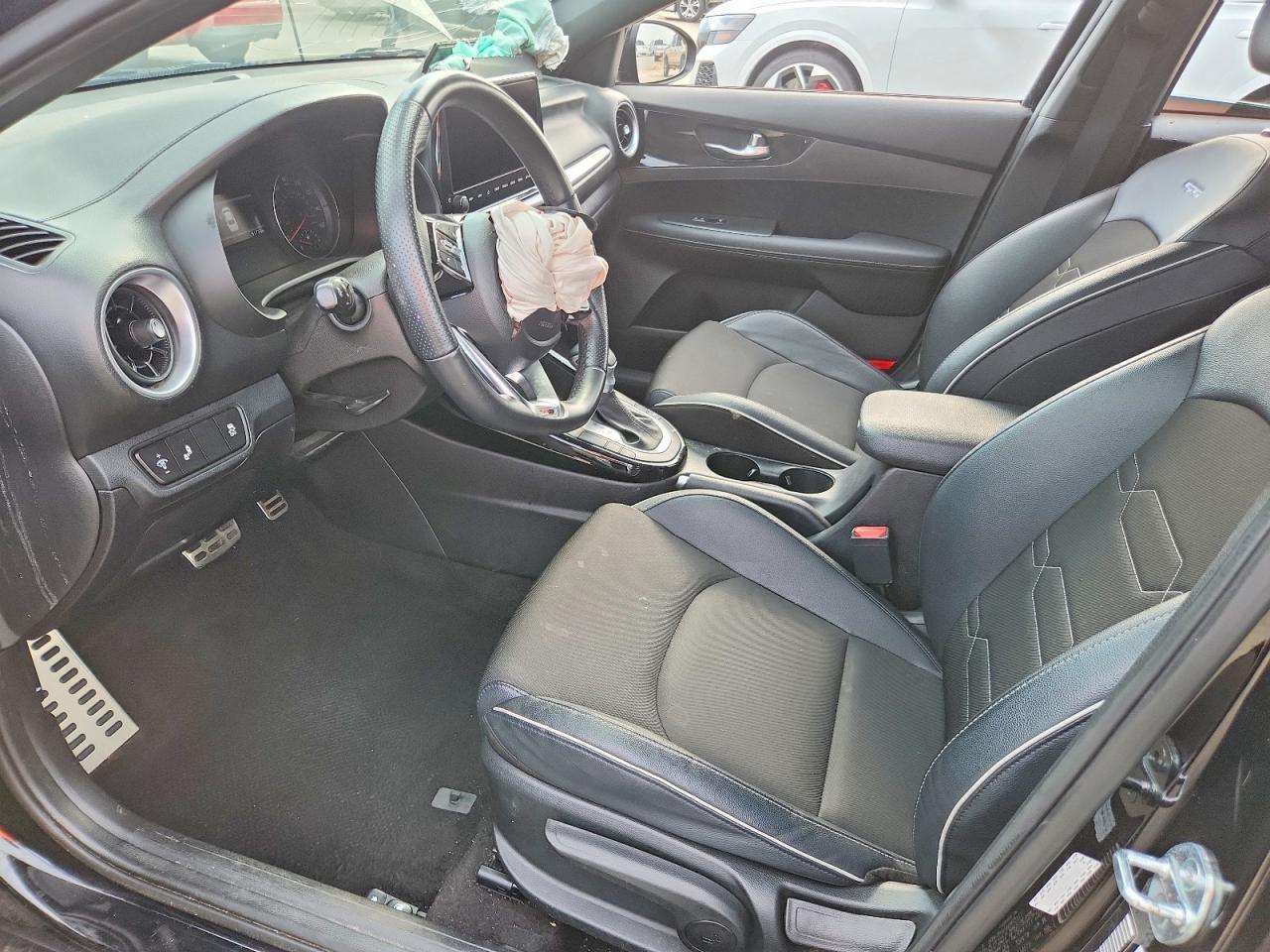 2023 Kia Forte Gt Line - Image 7
