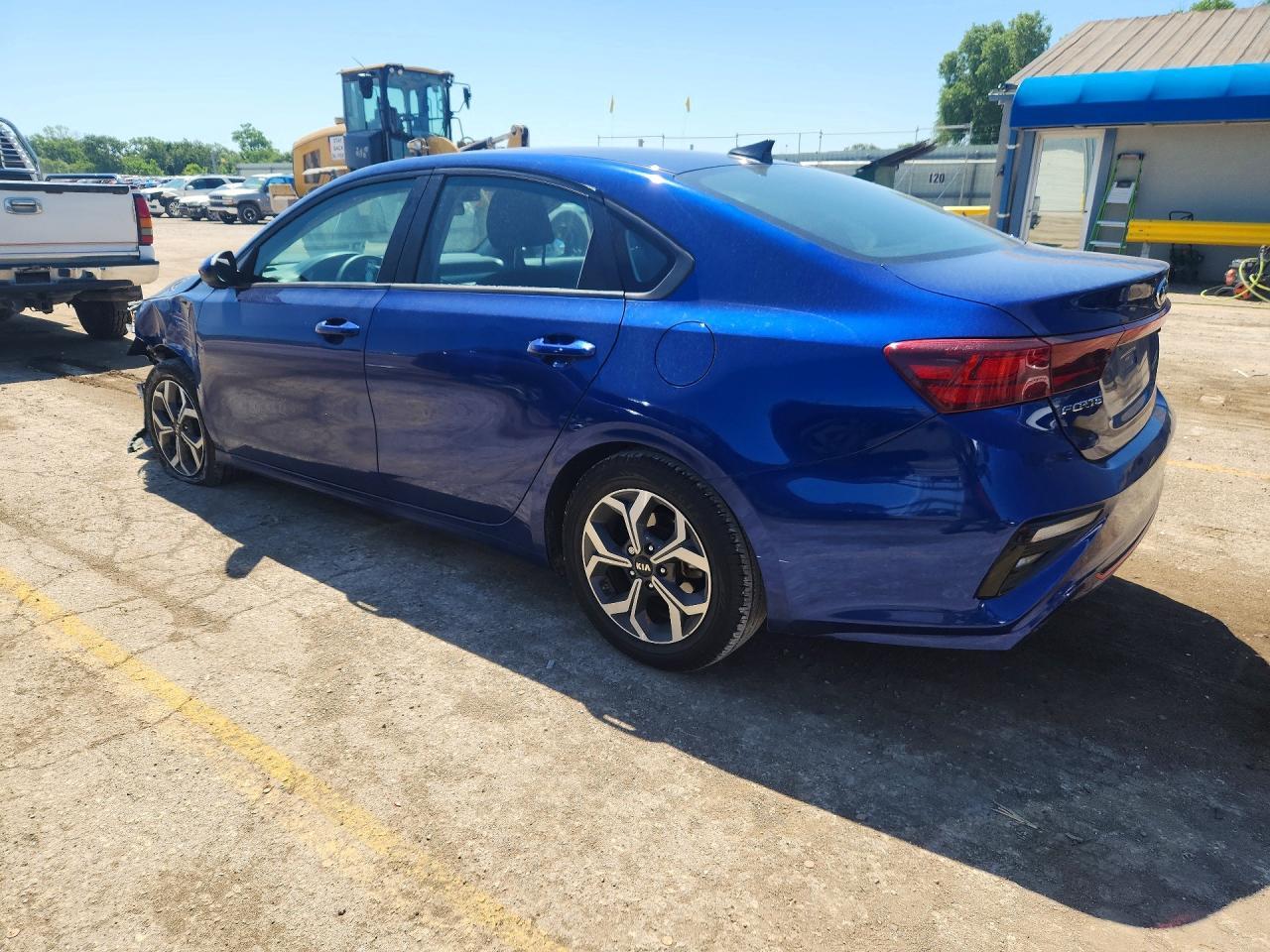 2021 Kia Forte Lxs - Фото 2