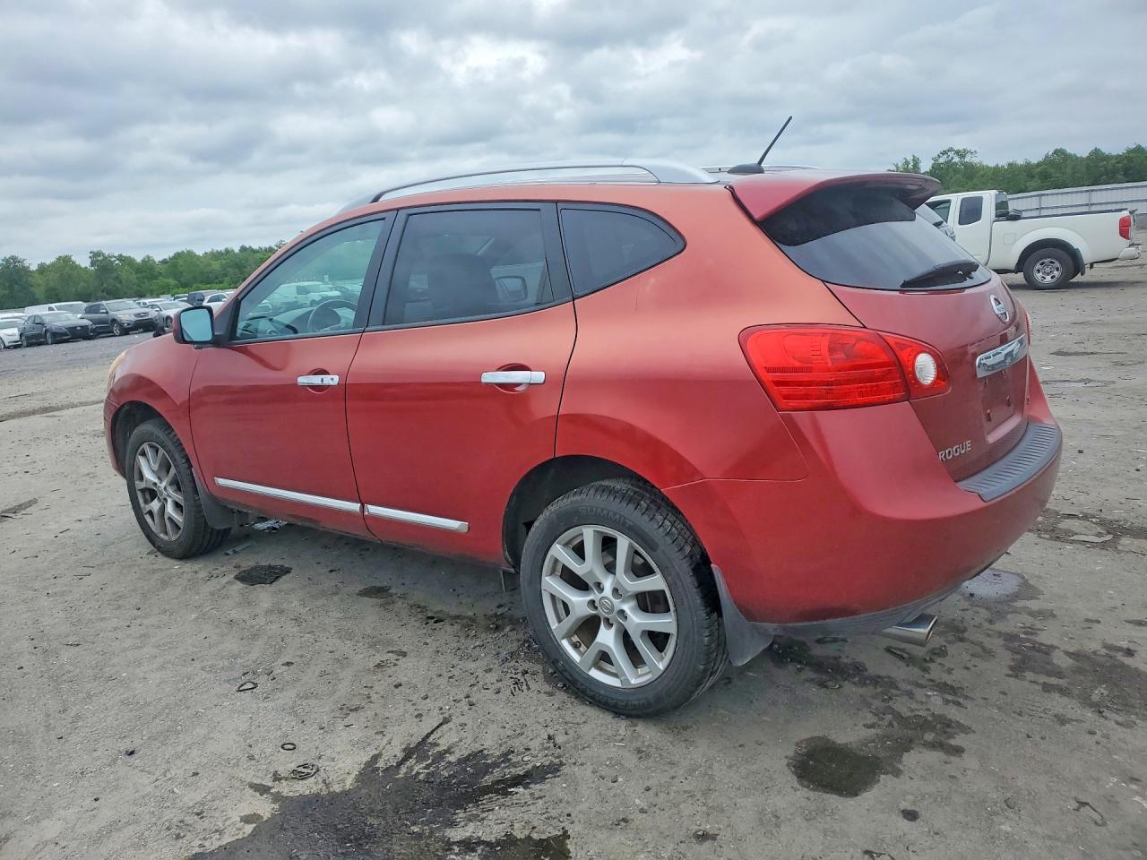 2011 Nissan Rogue S - Image 2